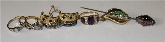 Quantity of gold dress rings and cased gold stick pin